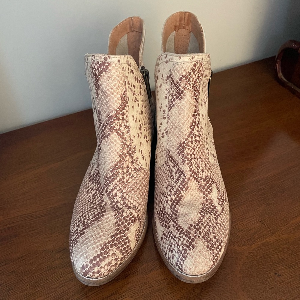 Seychelles Beige Python Print Ankle Boots Size 7.5 - image 1